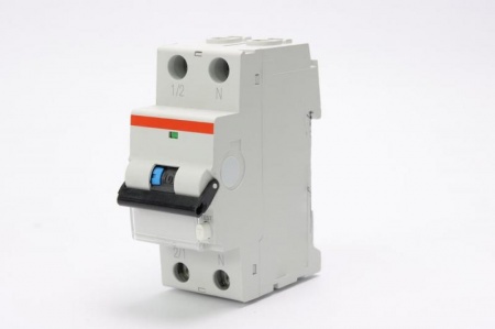 Les dangers &agrave; &eacute;viter lors d'une r&eacute;paration &eacute;lectrique par vous-m&ecirc;me